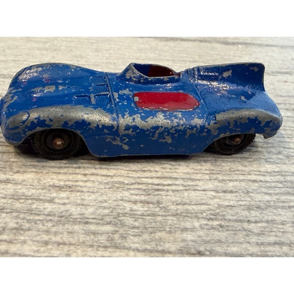 Tootsietoy Diecast Race Car Jaguar Tootsie D-Type racer Vintage Metal USA 60s